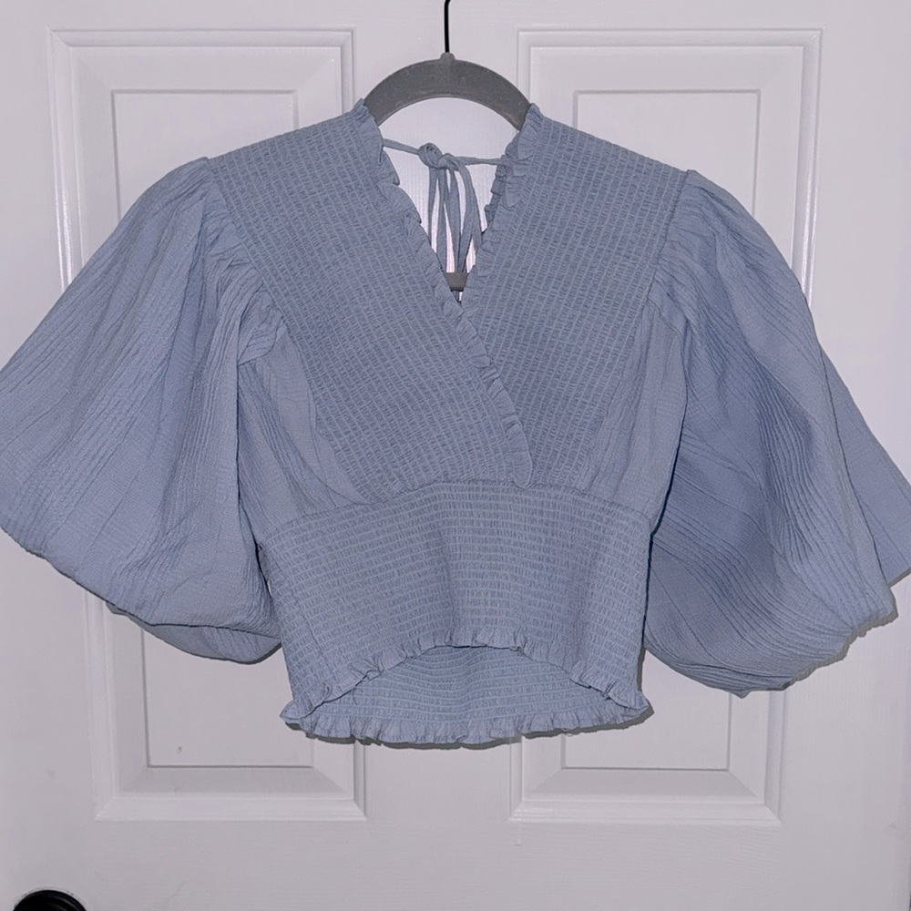 VERSONA criss-cross blouse top light blue size: AS